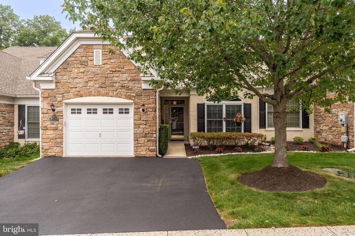 Property Photo:  375 Brittany Court  PA 18964 