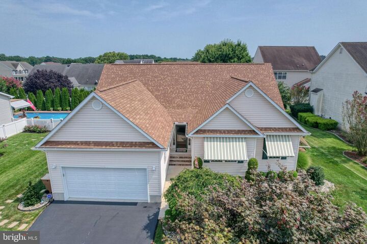 Property Photo:  4 Royal Court  DE 19963 