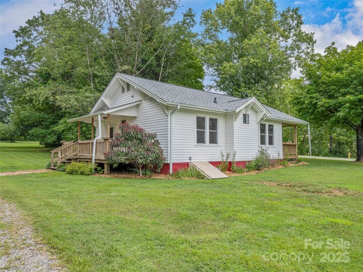 Property Photo: 137 Old Nc 20 Highway NC 28701
