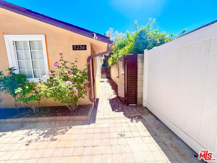 Property Photo: 5236 Buffalo Ave CA 91401