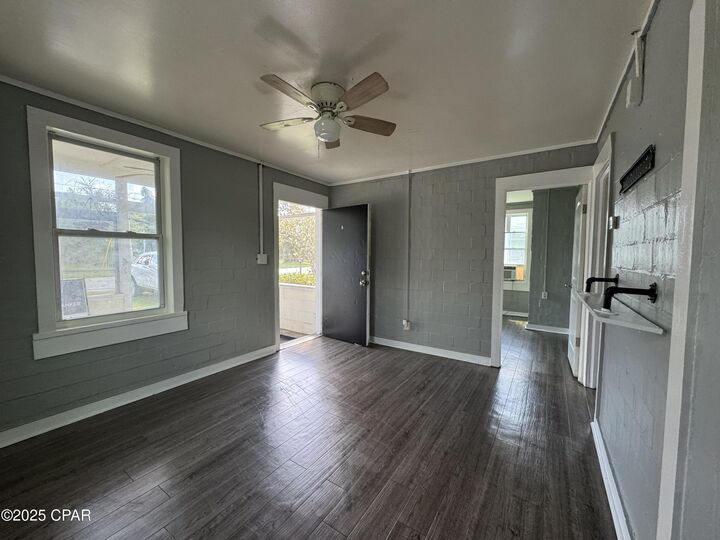 Property Photo: 1324 Lincoln Drive FL 32401