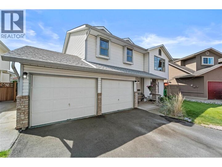 Property Photo: 953 Lincoln Court BC V2B 8K2