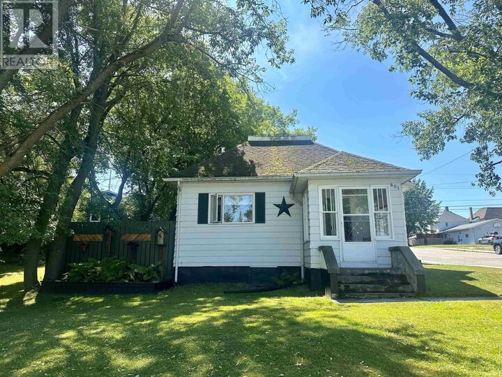 601 First St S  Kenora ON P9N 1E1 photo