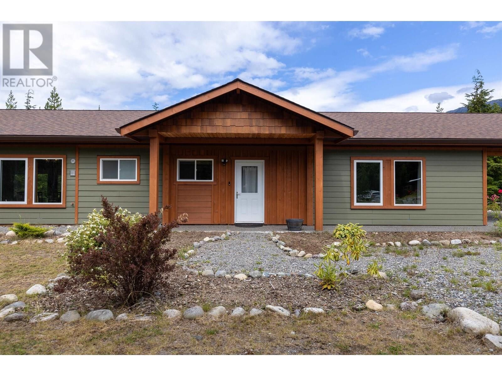 Property Photo: 3074 Edgewood Drive BC V8G 0G5