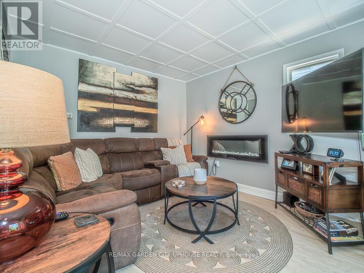 Property Photo: 14 Spruce Street ON L2R 1B3