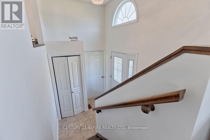 Property Photo:  16 Winfield Street  ON K8H 0A2 