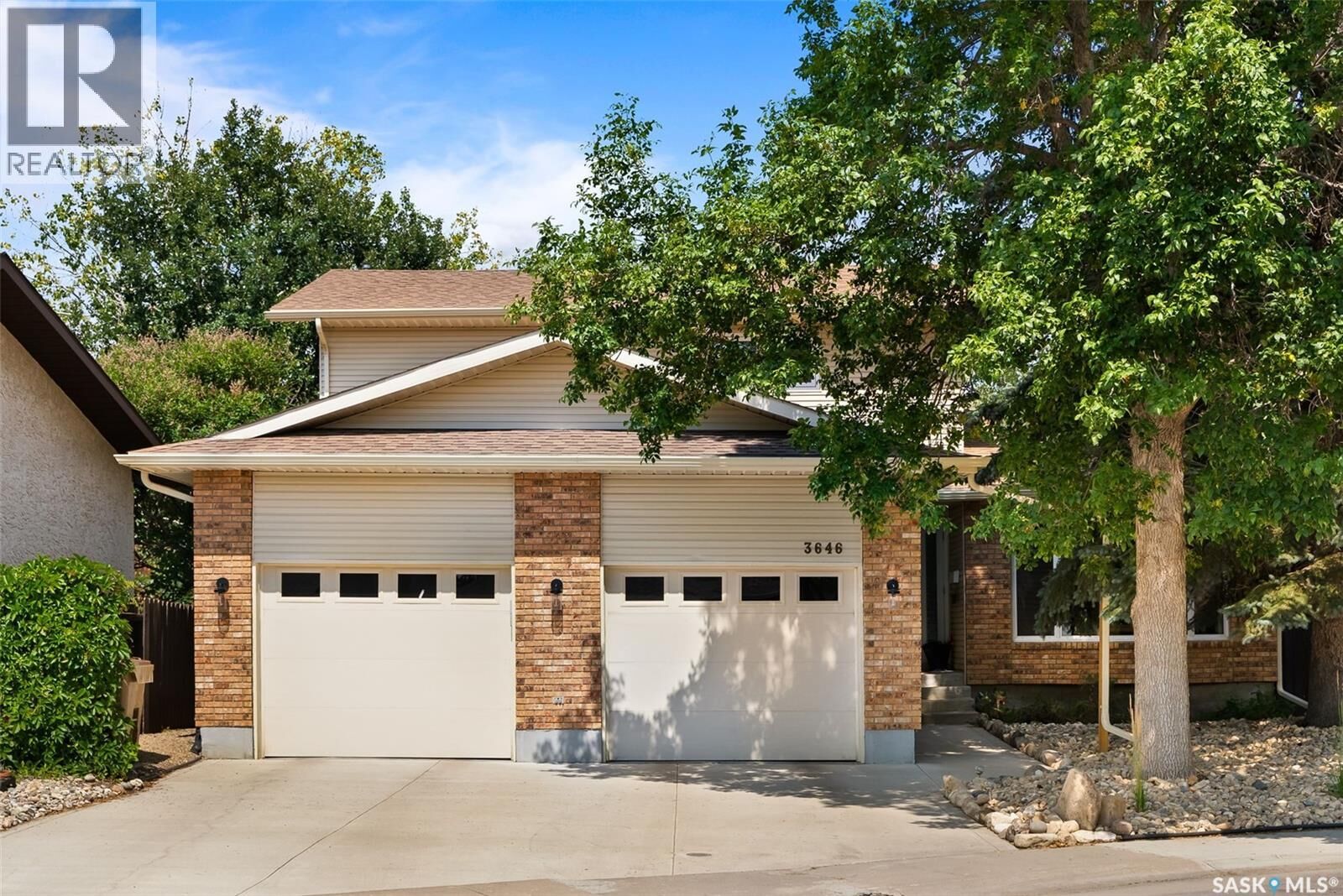 Property Photo: 3646 Moffat Bay SK S4V 2B5
