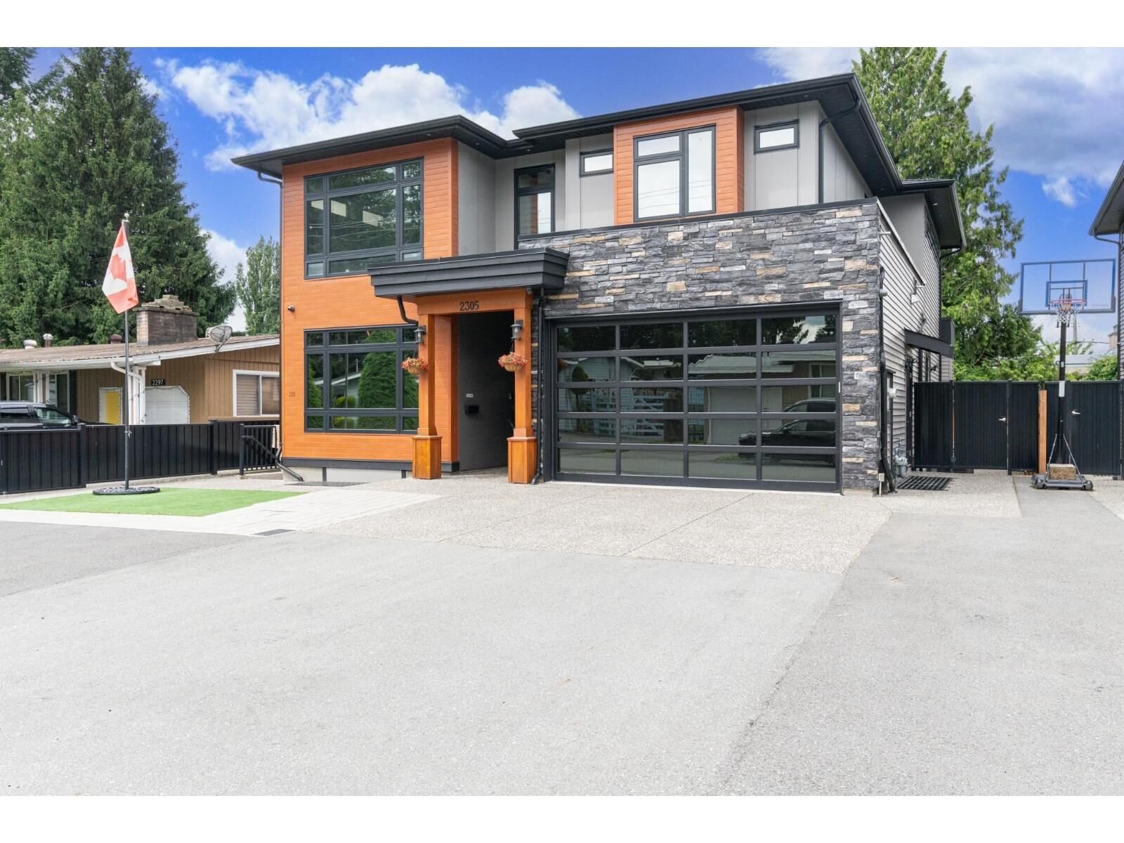 Photo de la propriété:  2305 Lynden  BC V2T 3B8 