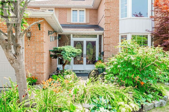 Property Photo: 42 Milner Crescent ON L1S 4X4