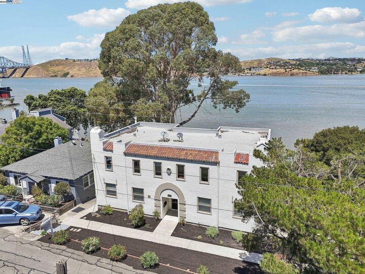 Property Photo:  352 Winslow St  CA 94525 