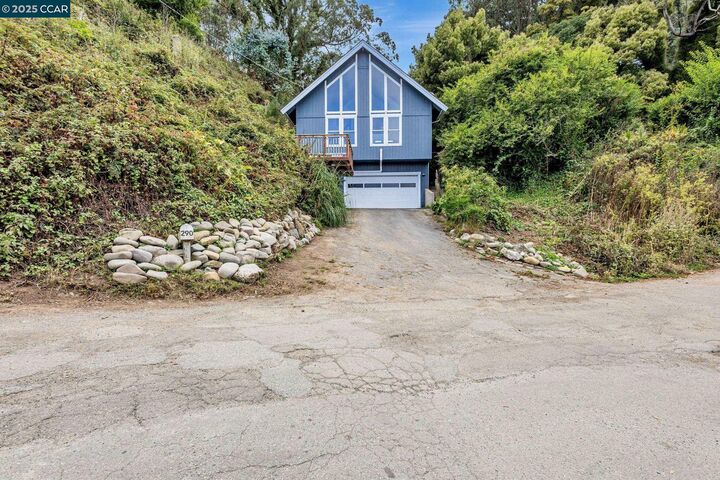 Property Photo: 290 Olympian Way CA 94044
