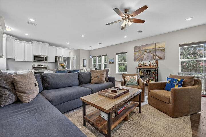 Property Photo: 417 W Belmont Street FL 32501