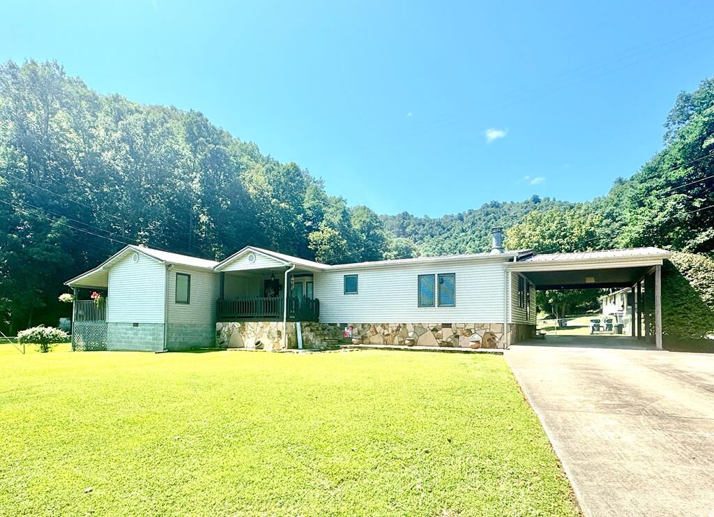 Property Photo: 192 Hamilton Lane KY 41501