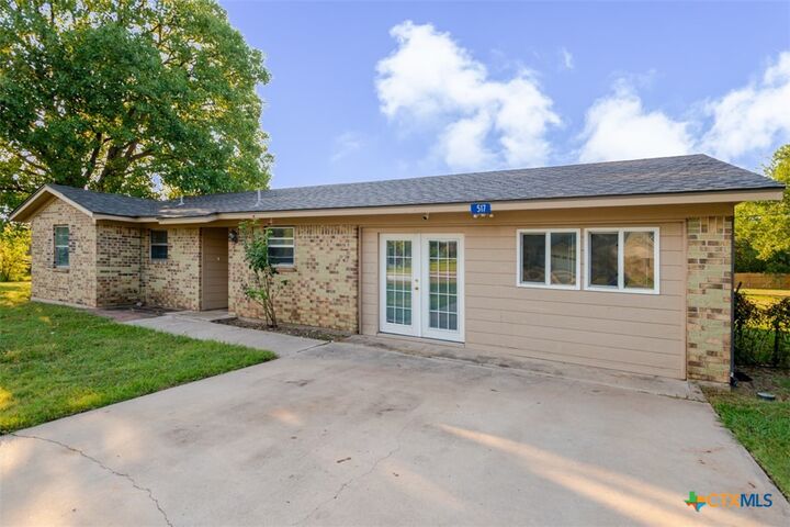 Property Photo:  517 County Road 4876  TX 76522 