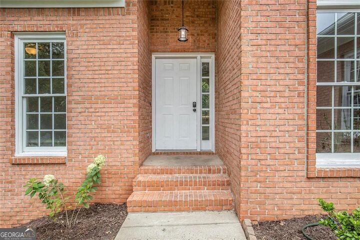 Property Photo: 2705 Stratfield Drive GA 30041