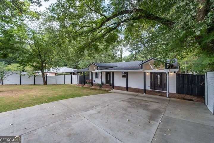 Property Photo:  2193 Abner Place NW  GA 30318 