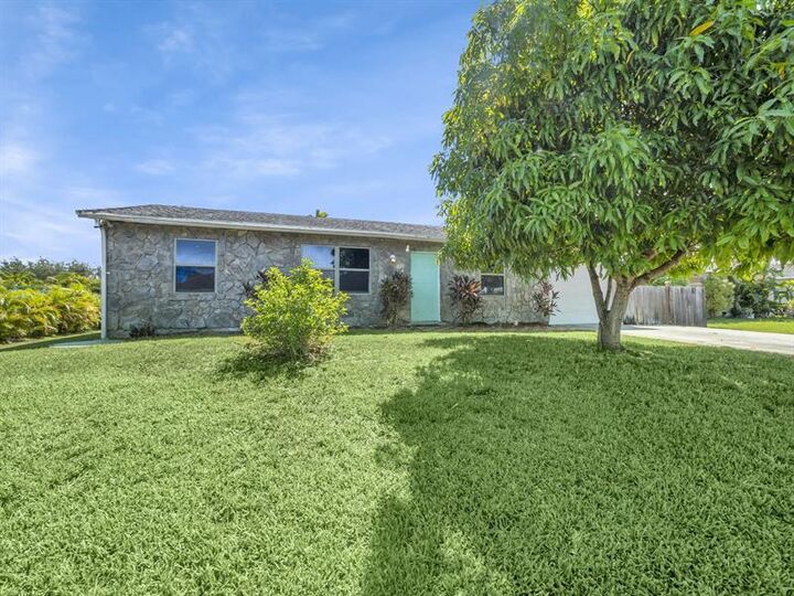 1757 SE Aires Ln  Port St Lucie FL 34984 photo