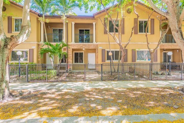 Property Photo: 11368 SW 230th Ter FL 33170