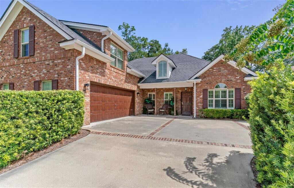 Property Photo:  1086 Sinclair Pointe  GA 31522 