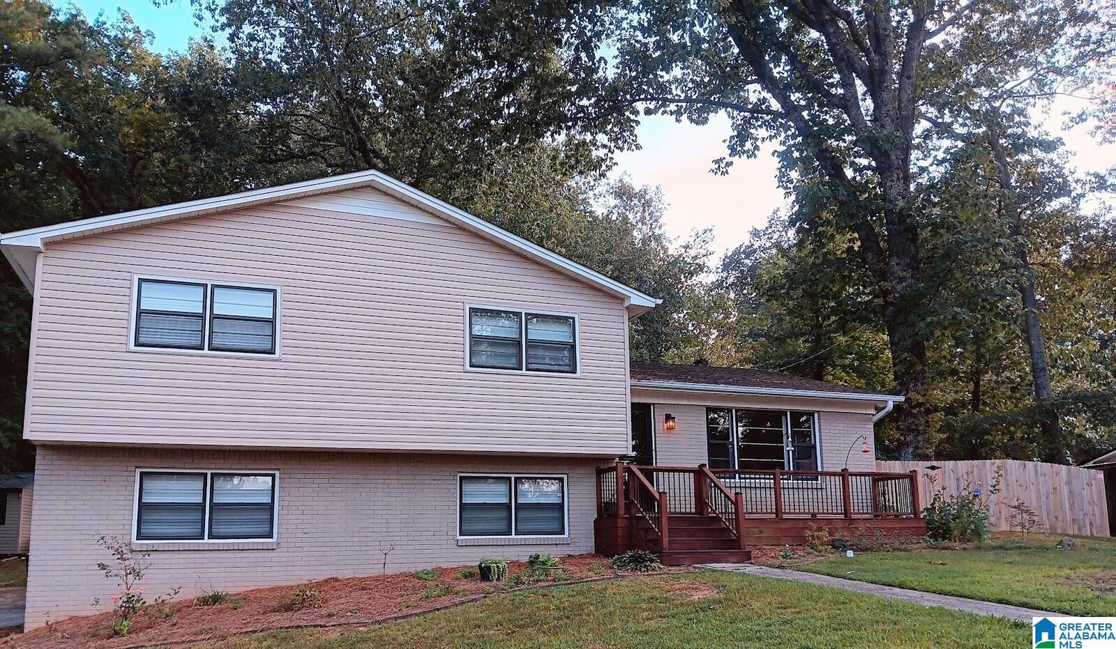 Property Photo: 1416 Maple Drive AL 35055
