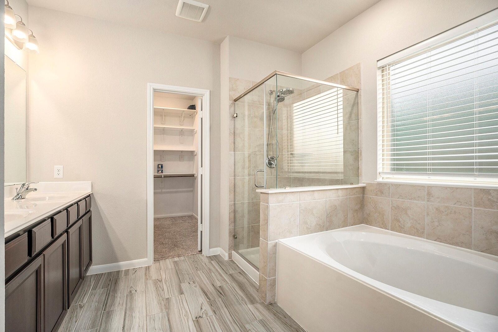 Property Photo:  2006 Brisa Lane  TX 77523 