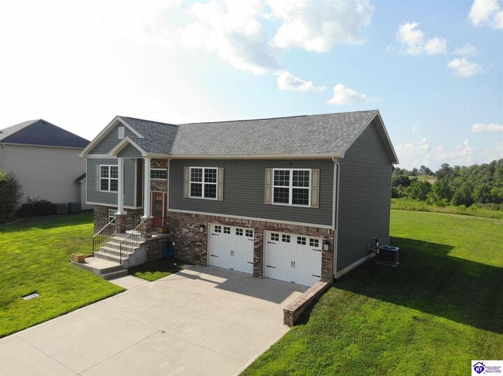 Property Photo:  104 Carriage Hills Lane  KY 42701 