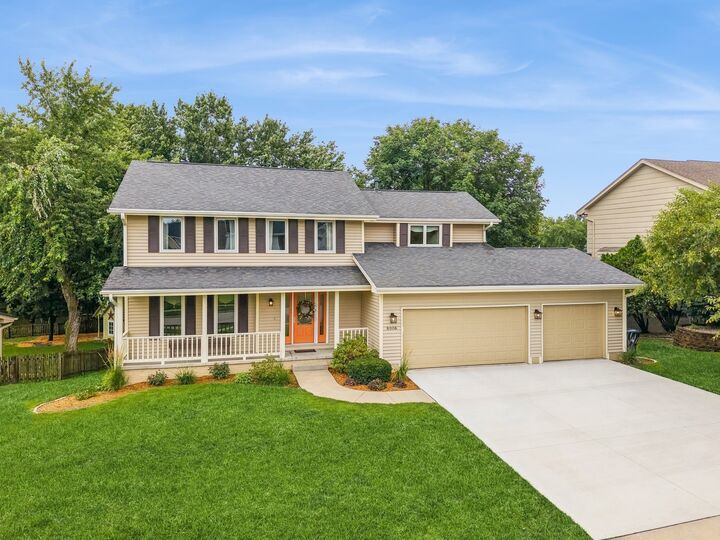 8006 Dellwood Drive  Urbandale IA 50322 photo