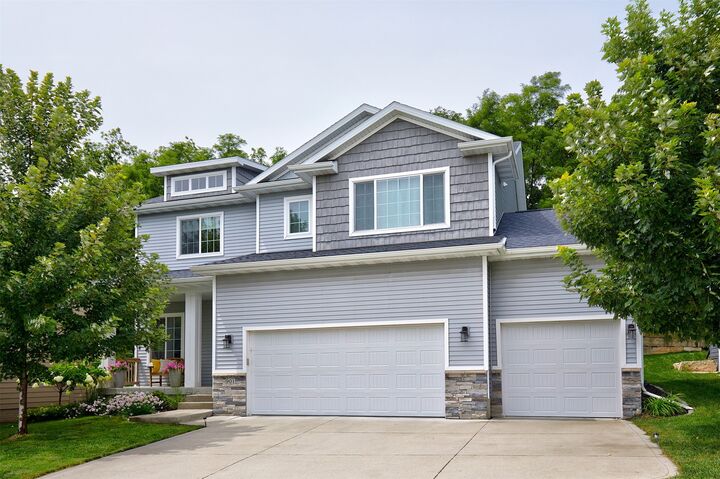 Property Photo:  901 S 93rd Street  IA 50266 