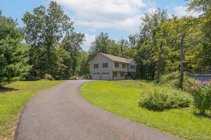 Property Photo:  45 Donna Chrystie Lane  NY 12586 