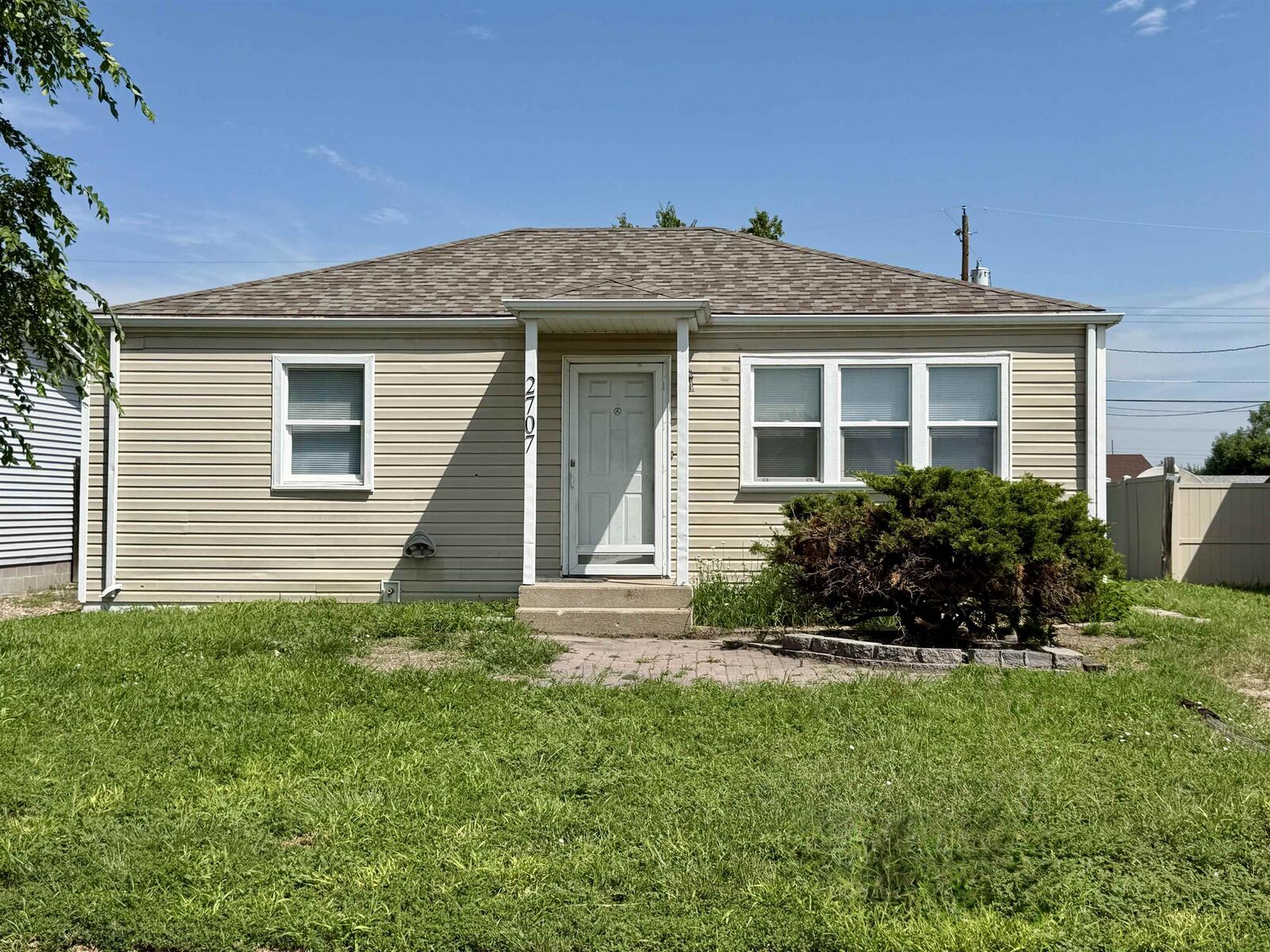 Property Photo:  2707 W 3rd  NE 69101 