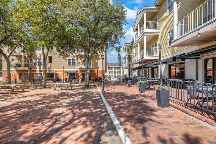 Property Photo:  5141 SW 91 Way I-102  FL 32608 
