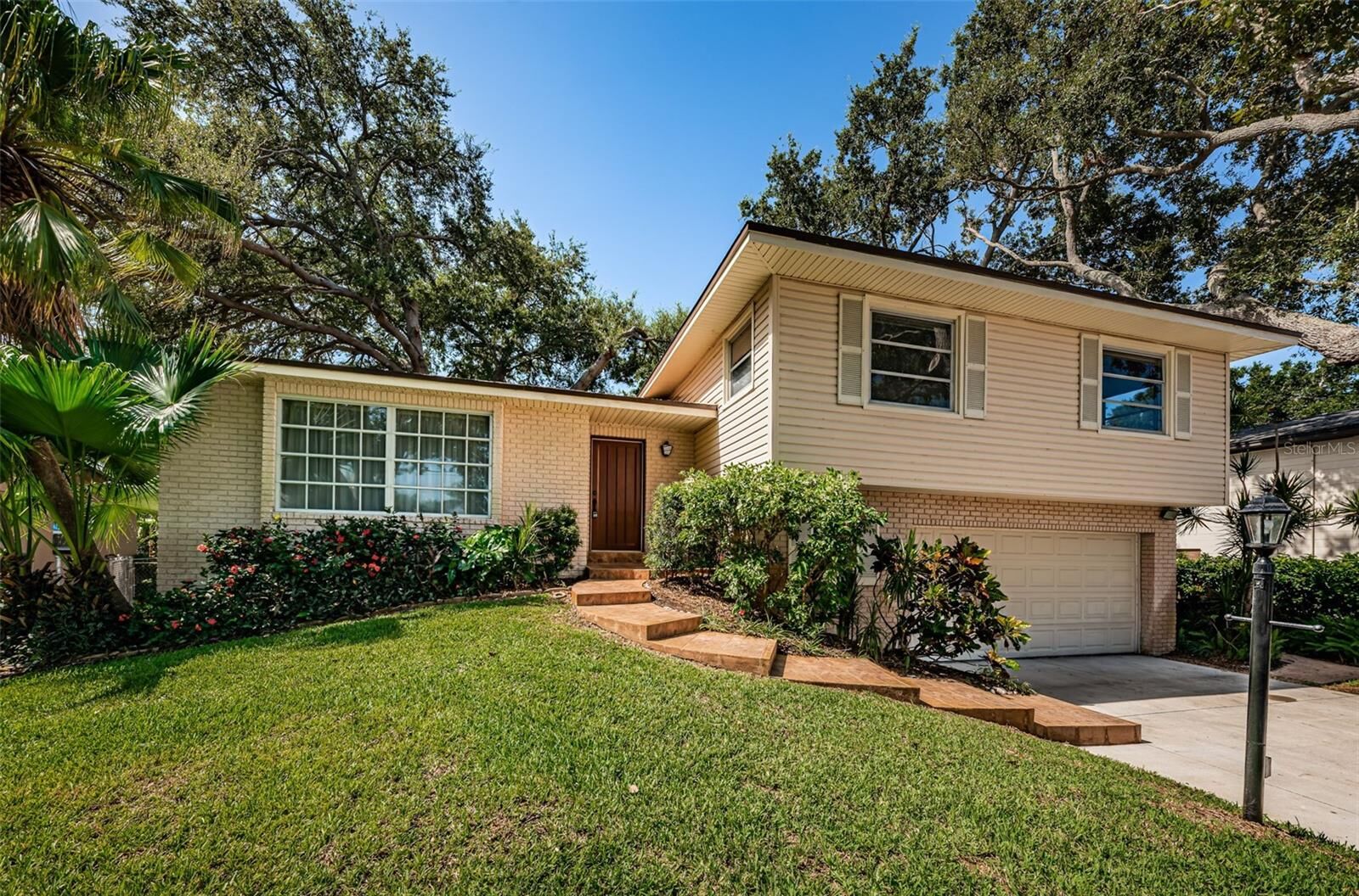 Property Photo:  13732 86th Avenue  FL 33776 