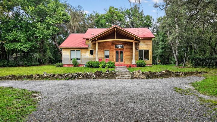 Property Photo: 1862 S US 301 FL 33585