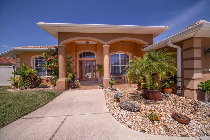 Property Photo:  49 Fariston Place  FL 32137 