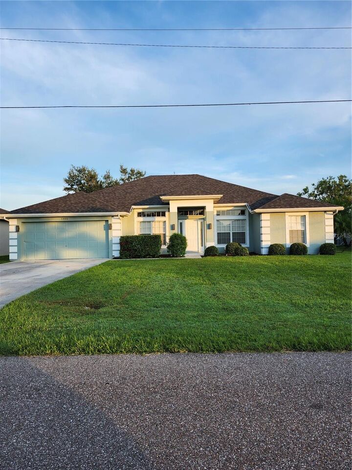Property Photo:  1401 Vermouth Lane  FL 33983 