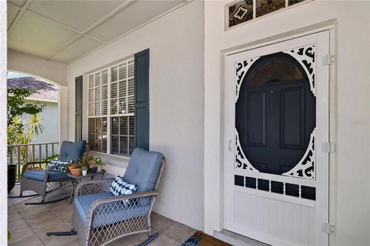 Property Photo: 124 Queens Court FL 32771