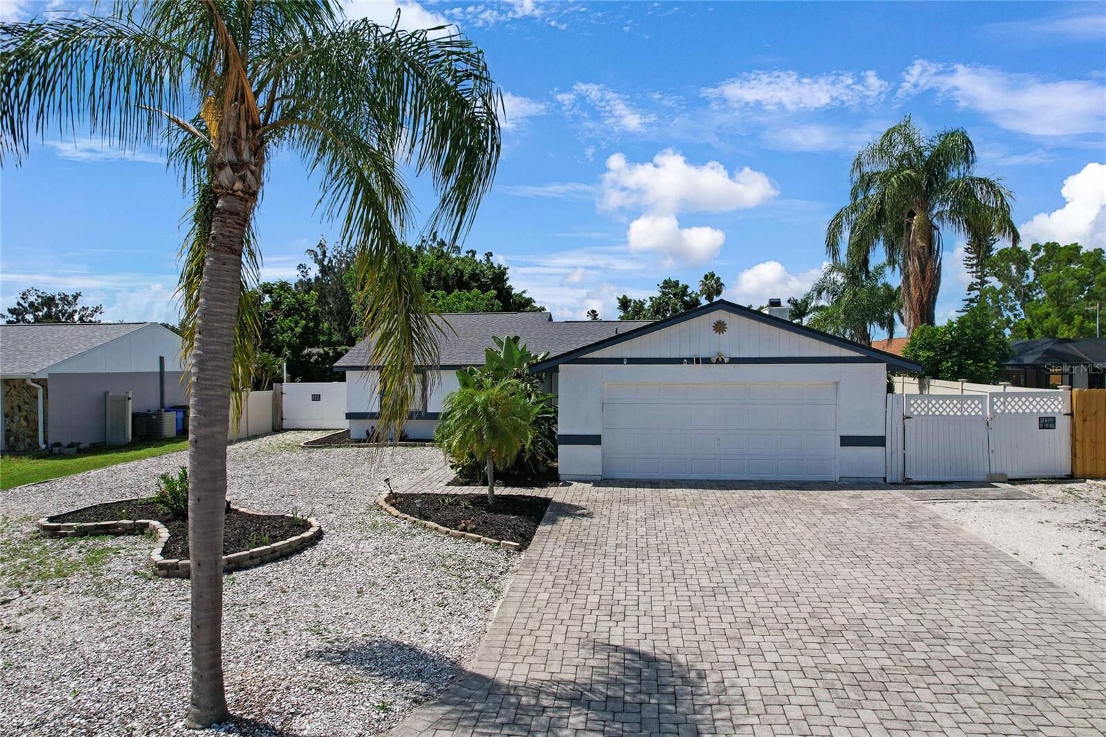 Property Photo:  6713 35th Avenue W  FL 34209 