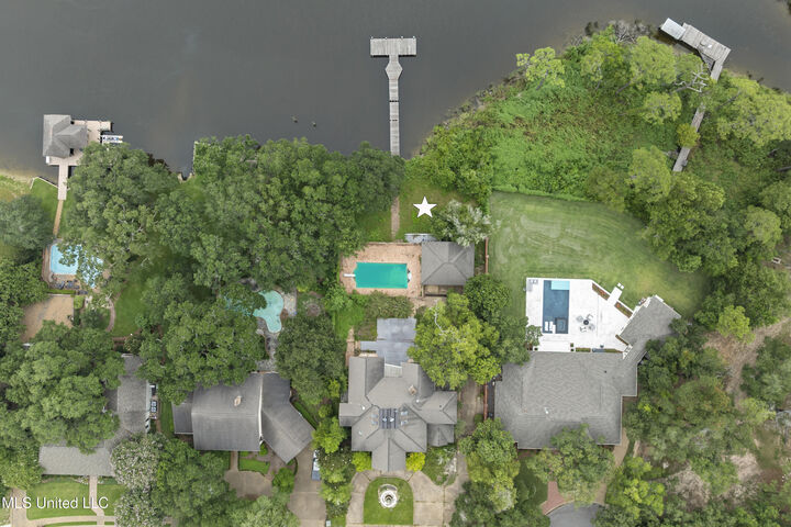 Property Photo: 8 Bayou Place MS 39503