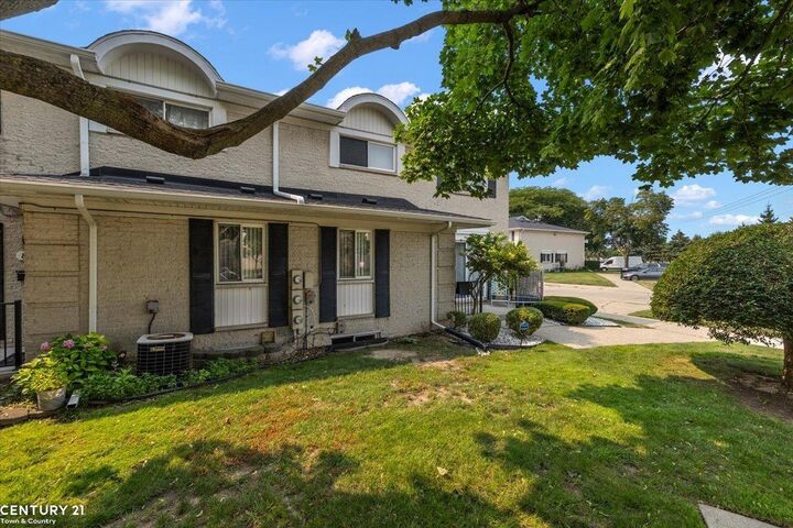 Property Photo:  8520 Hampshire Drive  MI 48313 