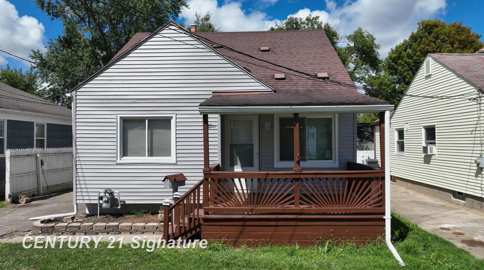 Property Photo: 3918 Larchmont Street MI 48532