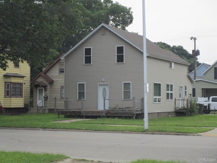 429 S 14th Street  Escanaba MI 49829 photo