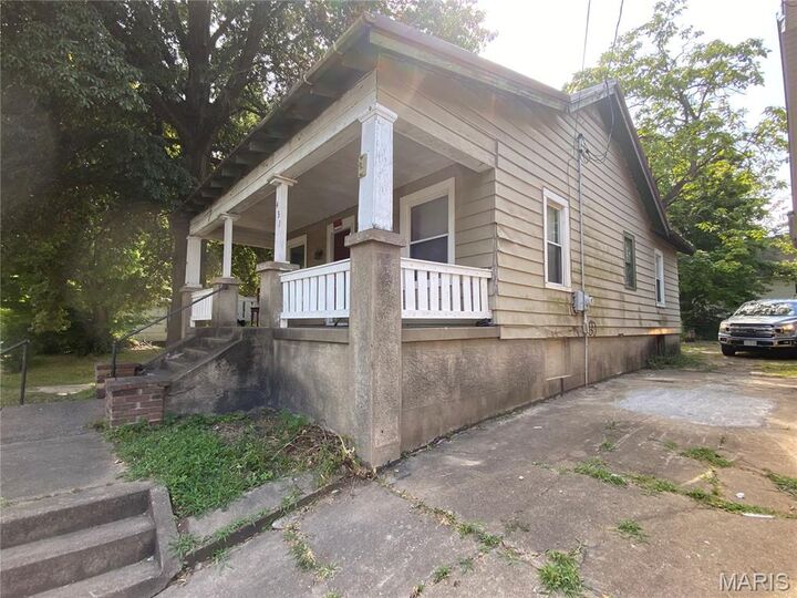 Property Photo:  431 S West End Boulevard  MO 63703 