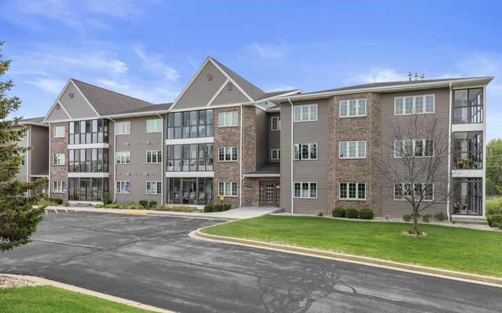 223 Oconomowoc Pkwy 223  Oconomowoc WI 53066 photo