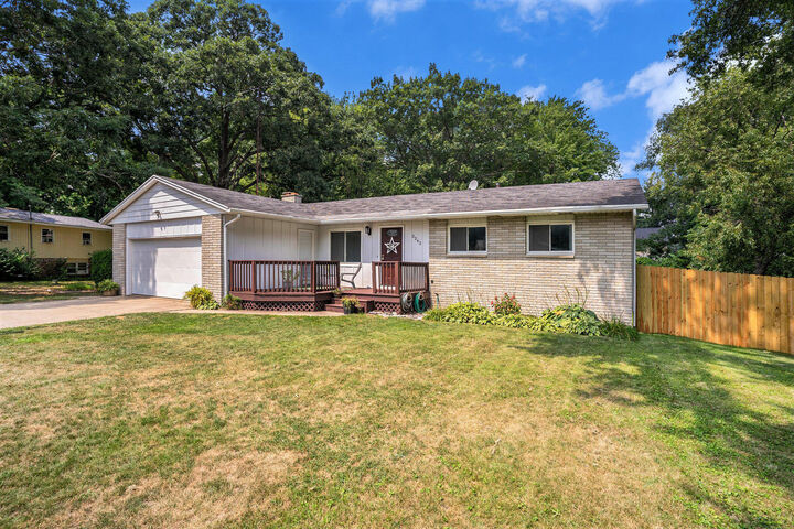 Property Photo:  2242 Corrine Avenue  MI 49442 