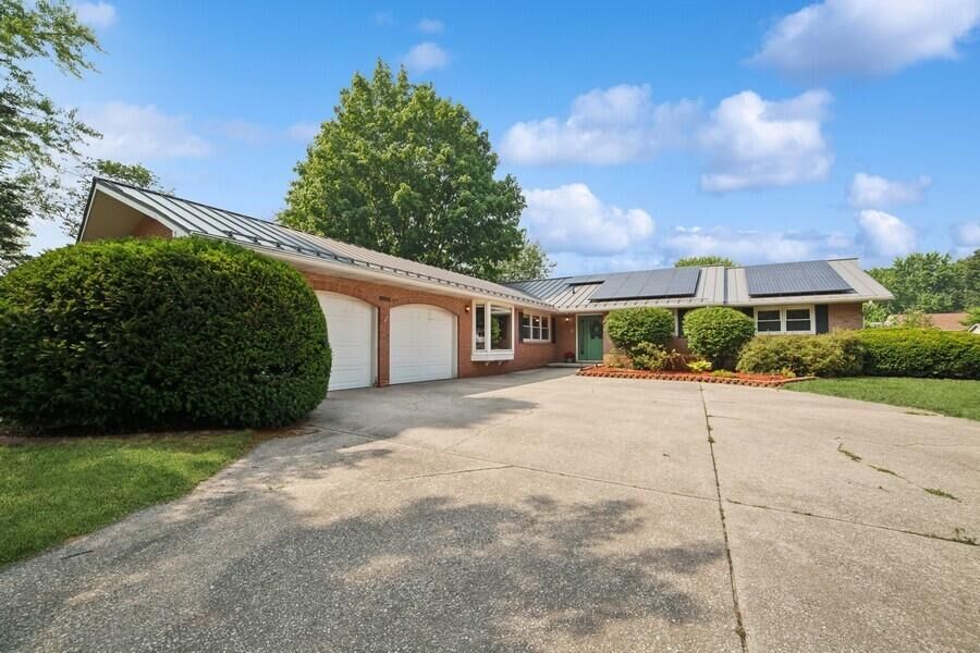 Property Photo: 1373 Saint Joseph Circle MI 49085