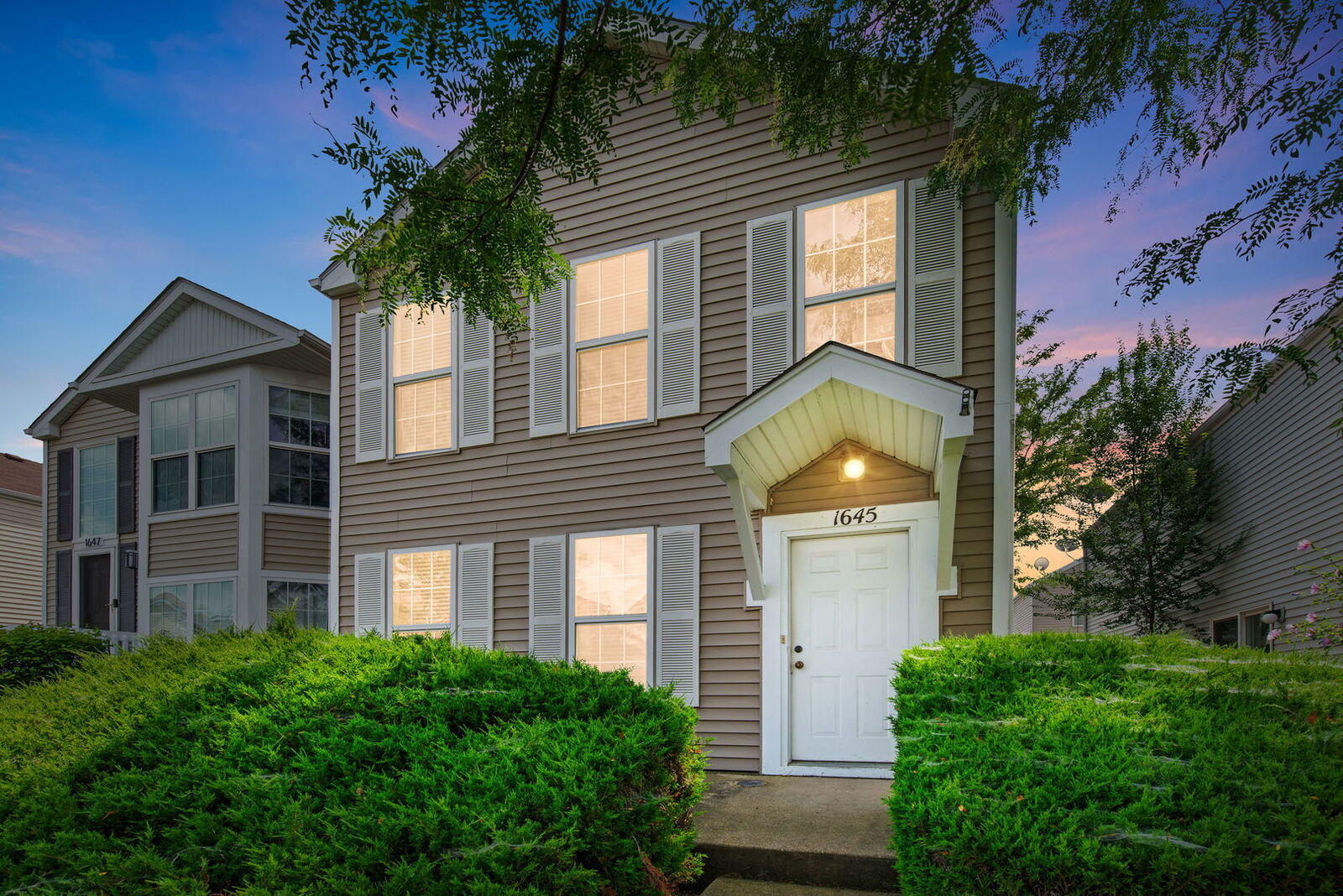 Property Photo:  1645 Victoria Park Circle 1645  IL 60504 