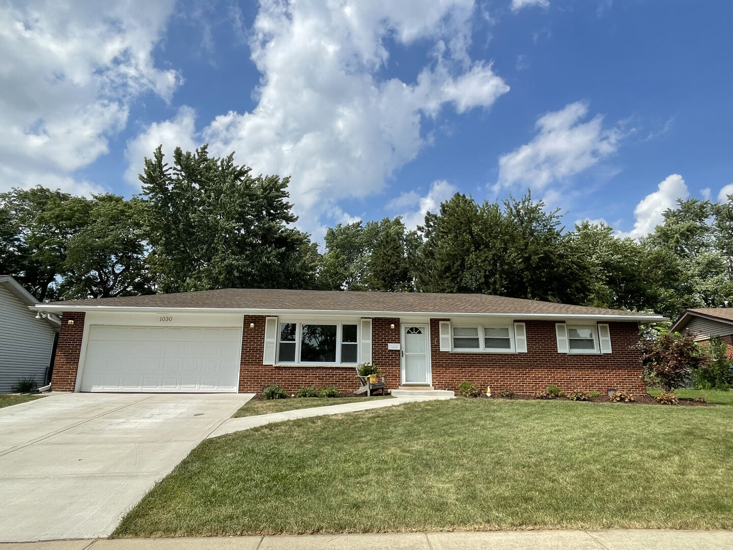 Property Photo: 1030 Helene Lane IL 60193