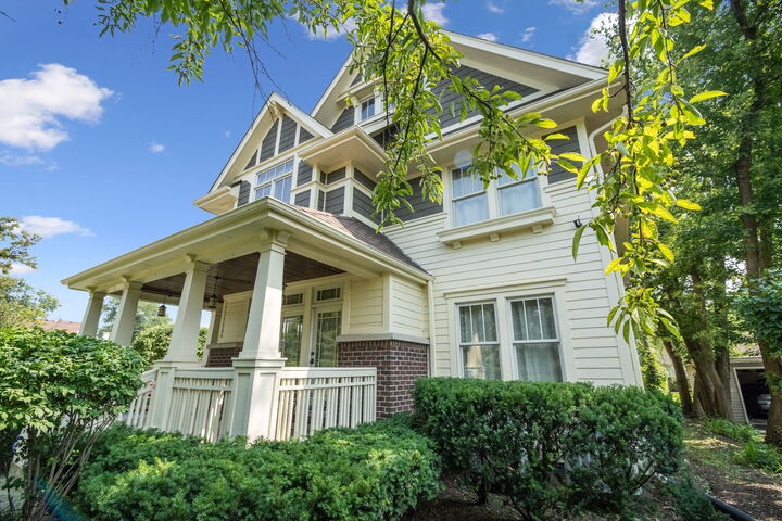 Property Photo:  610 Hammerschmidt Avenue  IL 60148 