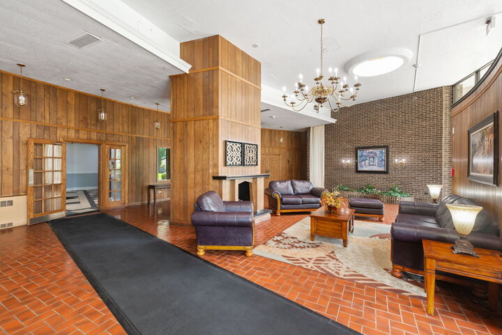 Property Photo:  40 N Tower Road 16G  IL 60523 