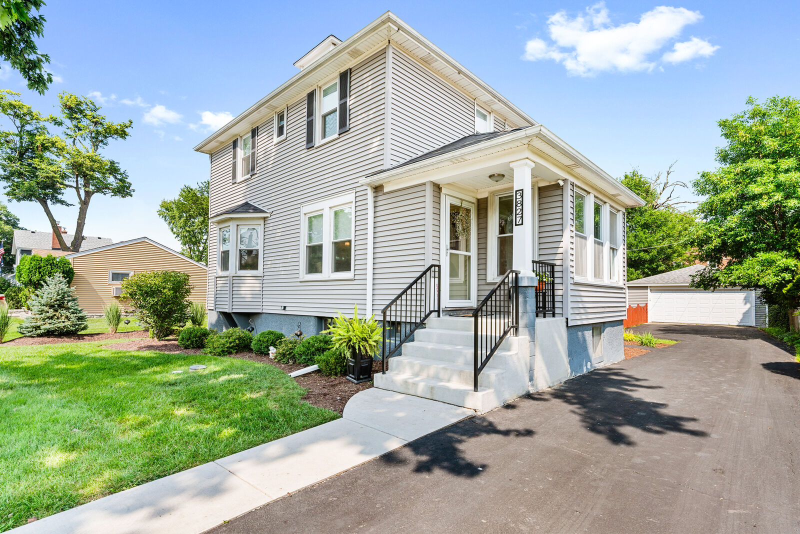 Property Photo:  3827 Hollywood Avenue  IL 60513 
